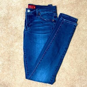 Lucky Brand Jeans- approximate size - 26